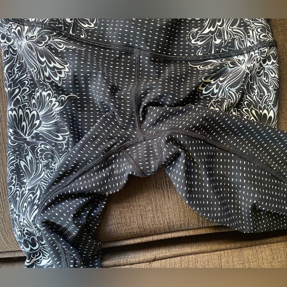 Lululemon Wunder Under Hi-Rise 7/8 Leggings Engineered Print Size 4 - Picture 6 of 7